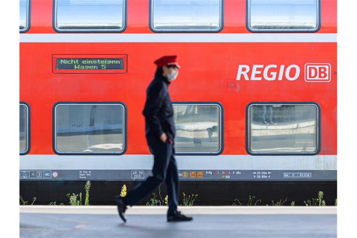 Gericht bestätigt Lokführerstreik - Bahn-Antrag abgelehnt Der Streik der Lokführergewerkschaft GDL bei der Deutschen Bahn geht weiter. Foto: Michael Matthey/dpa