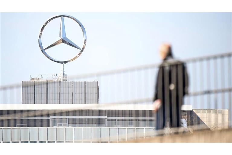 Der Stuttgarter Autohersteller Mercedes hat sein Abfindungsprogramm Ende März 2026 beendet. Jetzt will der Konzern nochmal nachlegen.