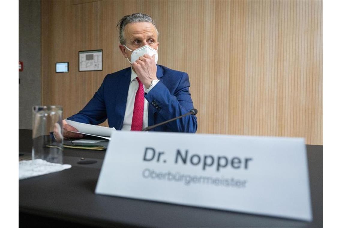 Rathauschefs in der Warteschleife: Stuttgarts OB vereidigt
