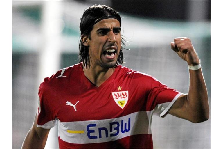 Der Stuttgarter Sami Khedira jubelt bei einem Tor. Foto: picture alliance / Maurizio Gambarini/dpa/Archivbild