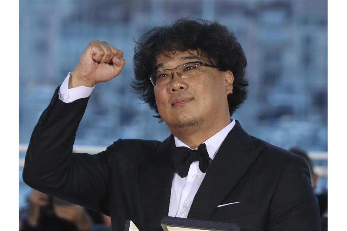 Der südkoreanische Regisseur Bong Joon-ho hat die Goldene Palme von Cannes gewonnen. Foto: Petros Giannakouris/AP