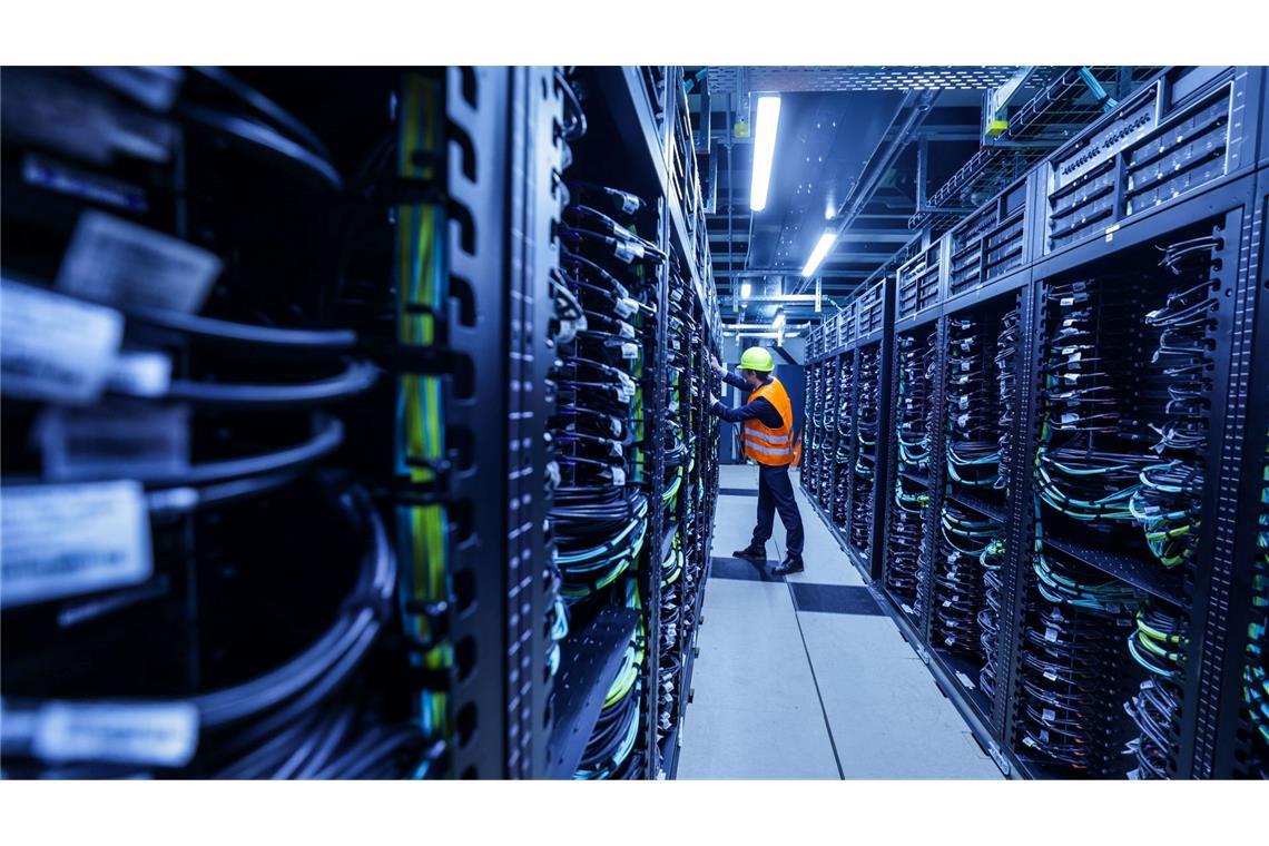 Merz nimmt schnellsten Computer Europas in Betrieb Der Supercomputer "Jupiter" im Forschungszentrum Jülich ist von Bundeskanzler Friedrich Merz und NRW-Ministerpräsident Hendrik Wüst offiziell in Betrieb genommen worden (Archivbild).