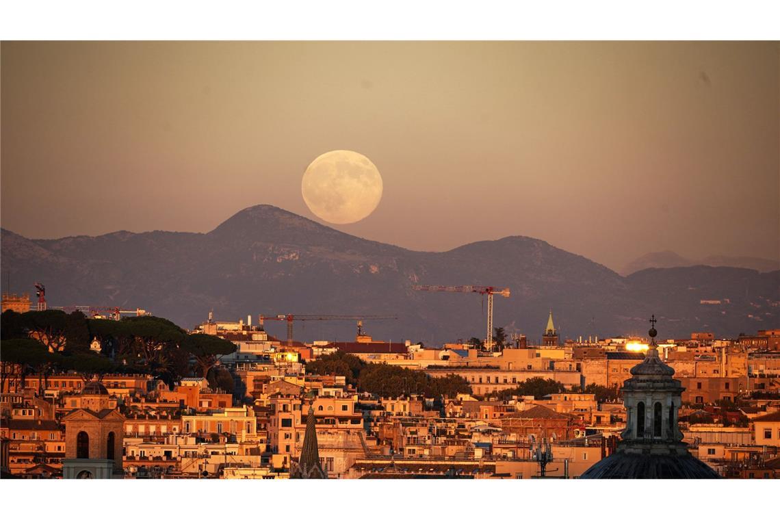 Supermond leuchtet am Himmel – die besten Bilder