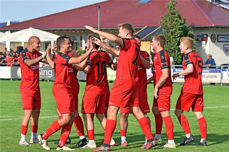 Der SV Allmersbach hat in der Bezirksliga bislang viel Grund zum Jubeln: In fünf Spielen gab es fünf Siege. Foto: Tobias Sellmaier