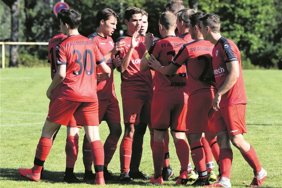 Der SV Allmersbach ist der große Sieger Der SV Allmersbach jubelte beim Weissacher-Tal-Pokal bei den Aktiven und den Senioren. Foto: T. Sellmaier