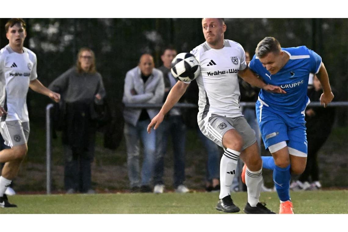 Der SV Kornwestheim, hier mit Marco Schwalb (rechts), hielt defensiv stark dagegen.