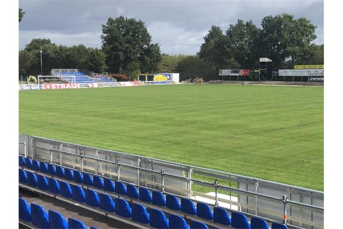Absurder Pokal: Dorfclubs in großen, (fast) leeren Arenen Der SV Todesfelde ist der einzige Fünftligist, der im DFB-Pokal zu Hause spielen will. Foto: Franko Koitzsch/dpa