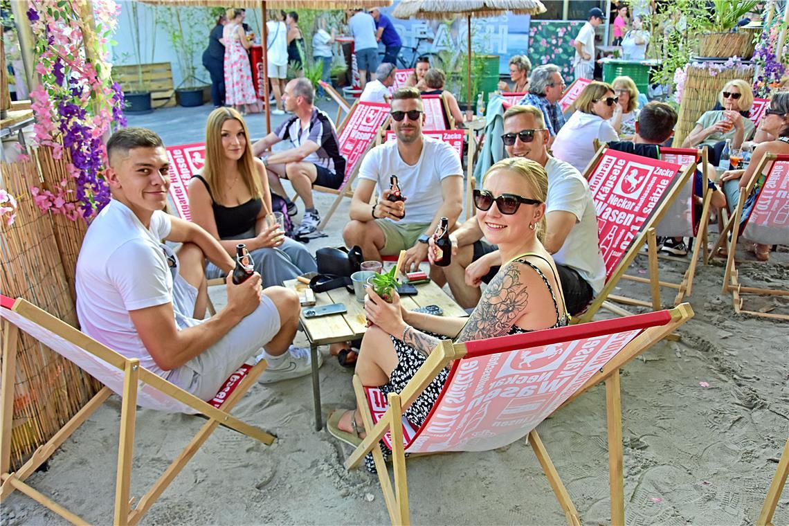 In Unterweissach liegt ein Stück Urlaub vor der Haustür Der Tälesbeach kommt bei den Weissacherinnen und Weissachern gut an. Foto: Tobias Sellmaier
