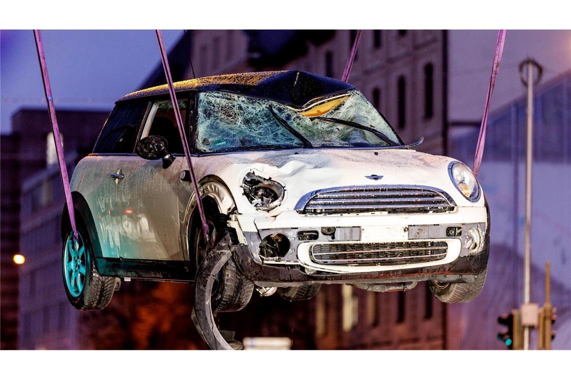 Anschlag in München: Hinweise auf Turbo-Radikalisierung Der Täter fuhr mit seinem Auto von hinten in den Demonstrationszug. (Archivbild)