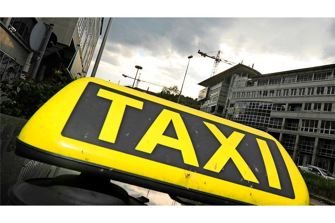 Der Taxiunternehmer wurde zu einer Bewährungsstrafe verurteilt. (Symbolbild)