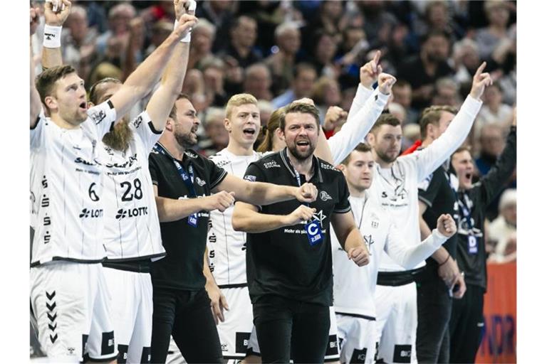 Der THW Kiel hat das Topspiel gegen Hannover-Burgdorf klar mit 32:23 gewonnen. Foto: Frank Molter/dpa