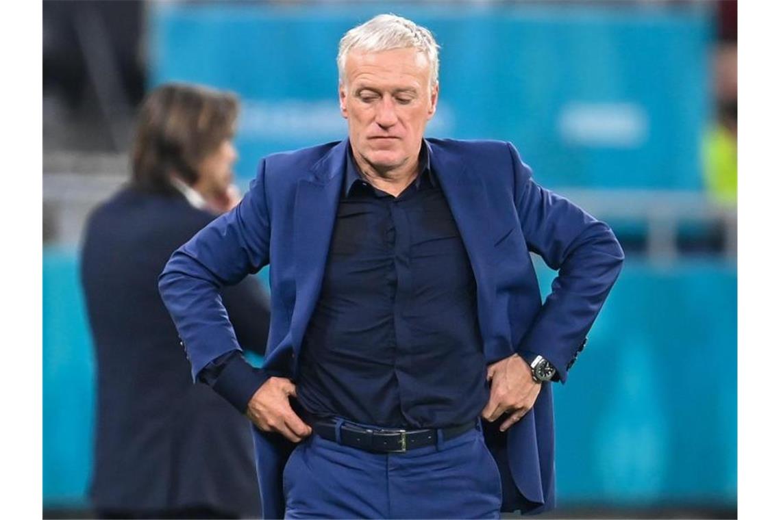 Frankreichs Sieglos-Serie geht weiter Der Trainer der „Equipe Tricolore“: Didier Deschamps. Foto: Robert Michael/dpa-Zentralbild/dpa