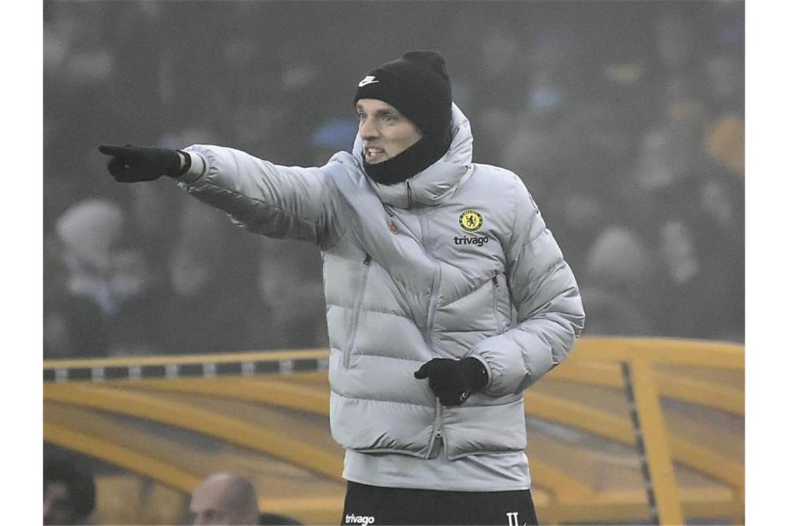 Welttrainer: Tuchel, Guardiola und Mancini sind Finalisten Der Trainer des FC Chelsea, Thomas Tuchel, steht am Spielfeldrand und coacht seine Mannschaft. Foto: Rui Vieira/AP/dpa