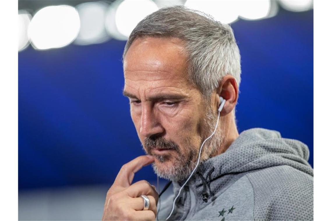 Der Trainer von Borussia Mönchengladbach, Adi Hütter, befindet sich derzeit nach einem positiven Corona-Test in Quarantäne. Foto: Andreas Gora/dpa