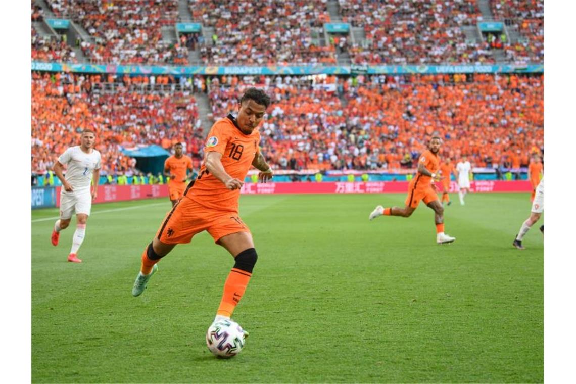 Suche nach Sancho-Ersatz erfolgreich: BVB vor Malen-Transfer Der Transfer des niederländischen Nationalspielers Donyell Malen zum BVB steht vor dem Abschluss. Foto: Robert Michael/dpa-Zentralbild/dpa