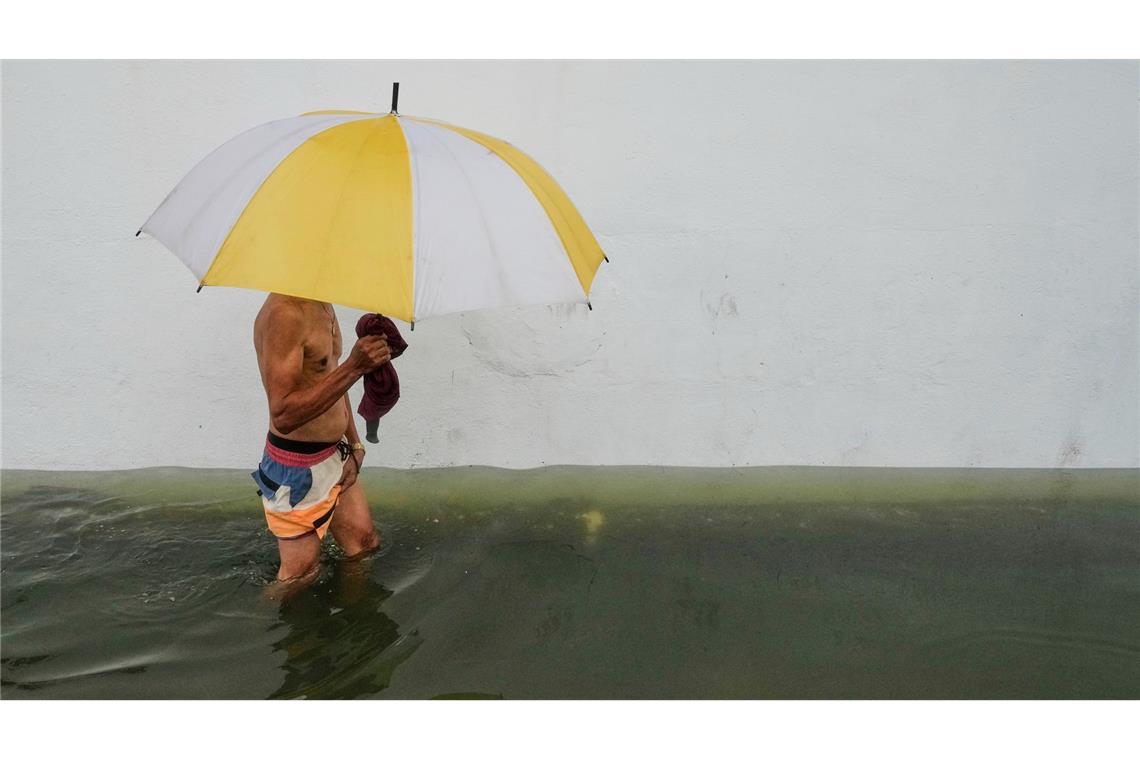 Wetterchaos auf den Philippinen - 280.000 Menschen obdachlos Der Tropensturm Co-may hat vor allem den Nordern der Philippinen getroffen