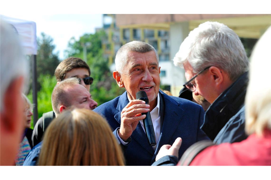 Der tschechische Milliardär und Gründer der Partei ANO, Andrej Babis, bei einem Wahlkampfauftritt im Prager Stadtteil Modrany. (Archivbild)