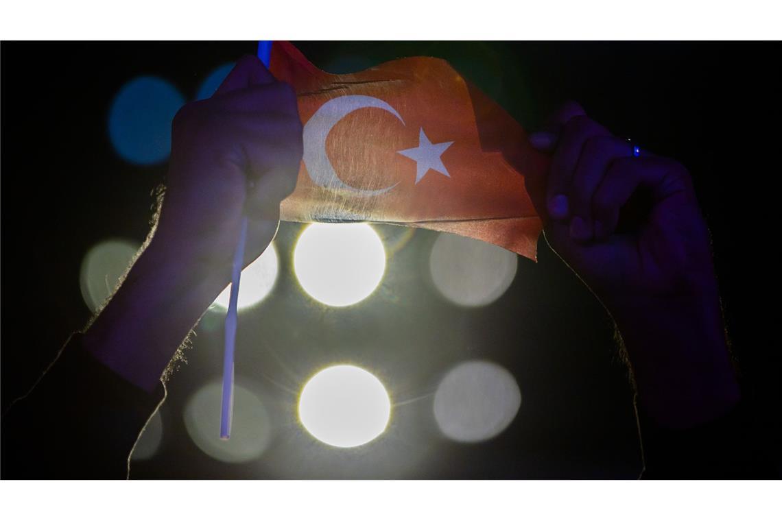 Hunderte Schiedsrichter im Fokus Der Türkei droht ein Sportskandal: Hunderte Schiedsrichter sollen auf Spiele gewettet haben.