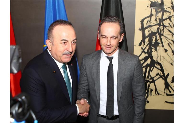 Der türkische Außenminister Mevlut Cavusoglu (l.) und sein deutscher Amtskollege Heiko Maas. Foto: Michael Dalder/Reuters/dpa