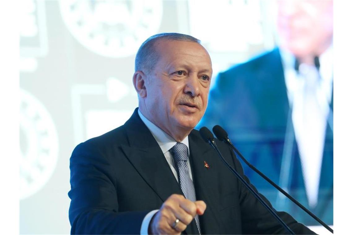 Der türkische Präsident Erdogan nennt die EU ein „einflussloses und oberflächliches Gebilde“. Foto: -/Xinhua/dpa