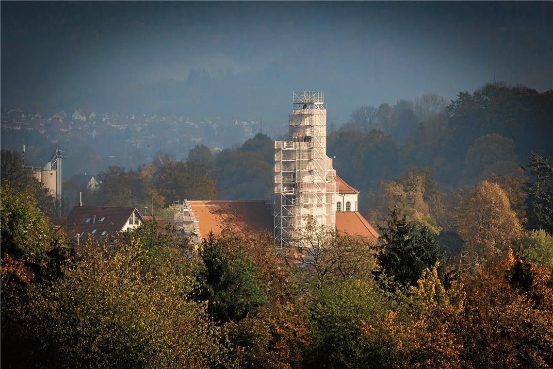 290.000 Euro Mehrkosten für die Turmsanierung der Kirche in Oppenweiler „Der Turm steht eigentlich nur durch Gottes Gnade“, sagte Architekt Steffen Sauter, als die Schäden darin entdeckt wurden. Archivfoto: Alexander Becher