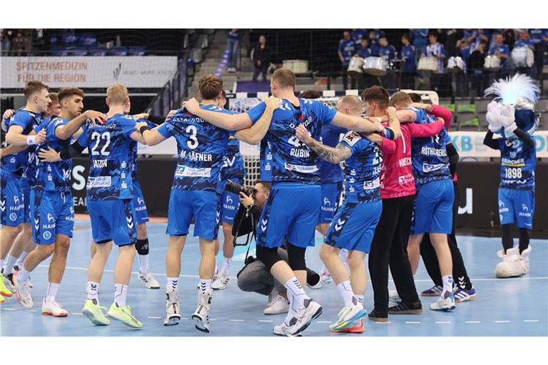 Der TVB jubelt über den Heimsieg gegen Wetzlar.