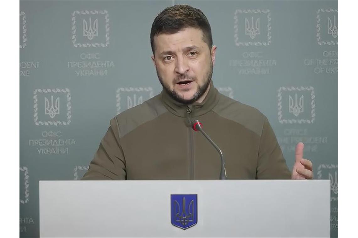 Der ukrainische Präsident Wolodymyr Selenskyj bei einer Videoansprache. Foto: Uncredited/Ukrainian Presidential Press Office/AP/dpa