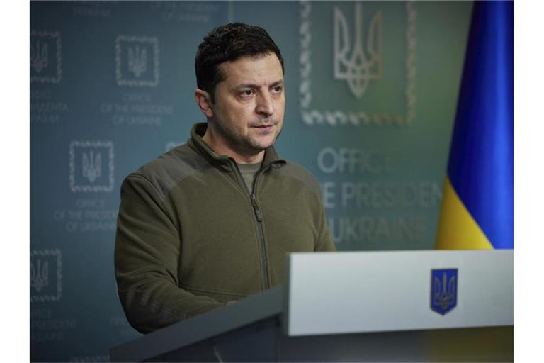 Der ukrainische Präsident Wolodymyr Selenskyj hat von der EU eine Aufnahme seines Landes in den europäischen Staatenbund gefordert. Foto: Uncredited/Ukrainian Presidential Press Office/AP/dpa