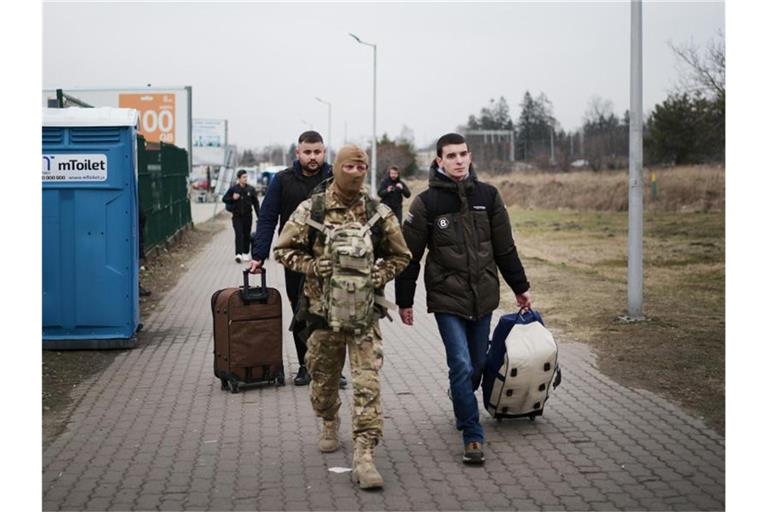 Der ukrainische Präsident Wolodymyr Selenskyj hatte eine Zahl von 16.000 ausländischen Kämpfern als Ziel ausgegeben - diese Marke soll bereits überschritten sein. Foto: Markus Schreiber/AP/dpa
