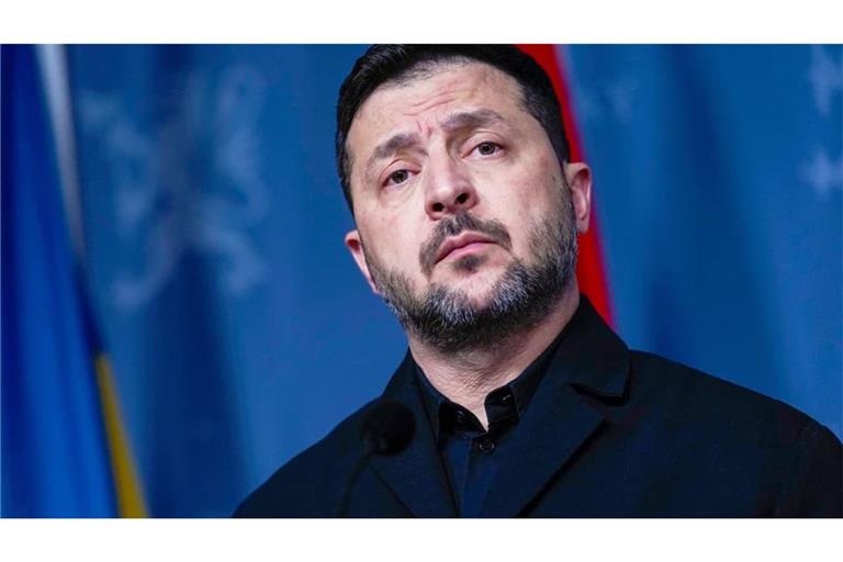 Der ukrainische Präsident Wolodymyr Selenskyj ist nach eigenen Angaben bereit, im Ukraine-Krieg die derzeitigen Frontlinien zu akzeptieren und damit den langjährigen Konflikt zu beenden.