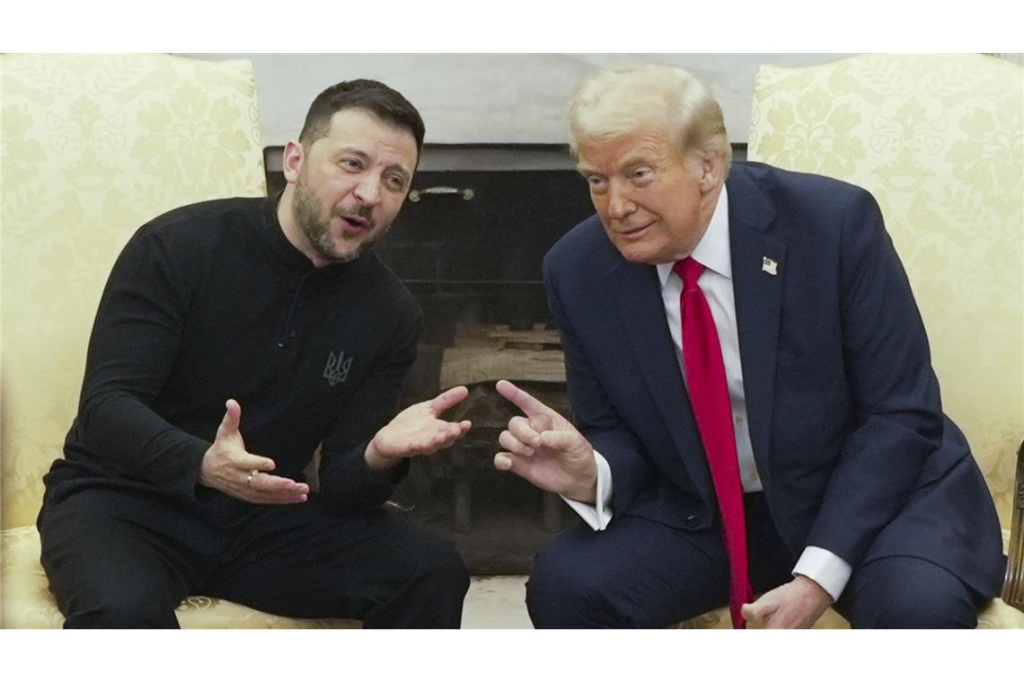 Der ukrainische Präsident Wolodymyr Selenskyj (links) und US-Präsident Donald Trump (rechts). (Archivbild)