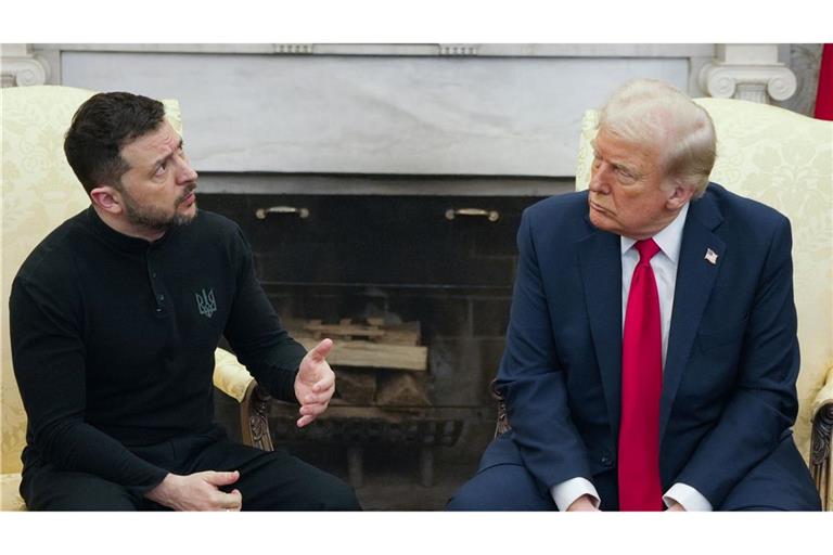 Der ukrainische Staatschef Wolodymyr Selenskyj (l) will US-Präsident Donald Trump klarmachen, dass das Land in den Verhandlungen über ein Kriegsende mit Russland nicht kapitulieren wird. (Archivbild)