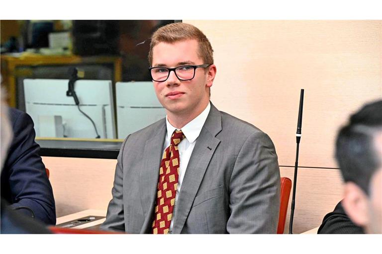 Der umstrittene bayerische AfD-Landtagsabgeordnete Daniel Halemba muss vor Gericht. (Archivbild)