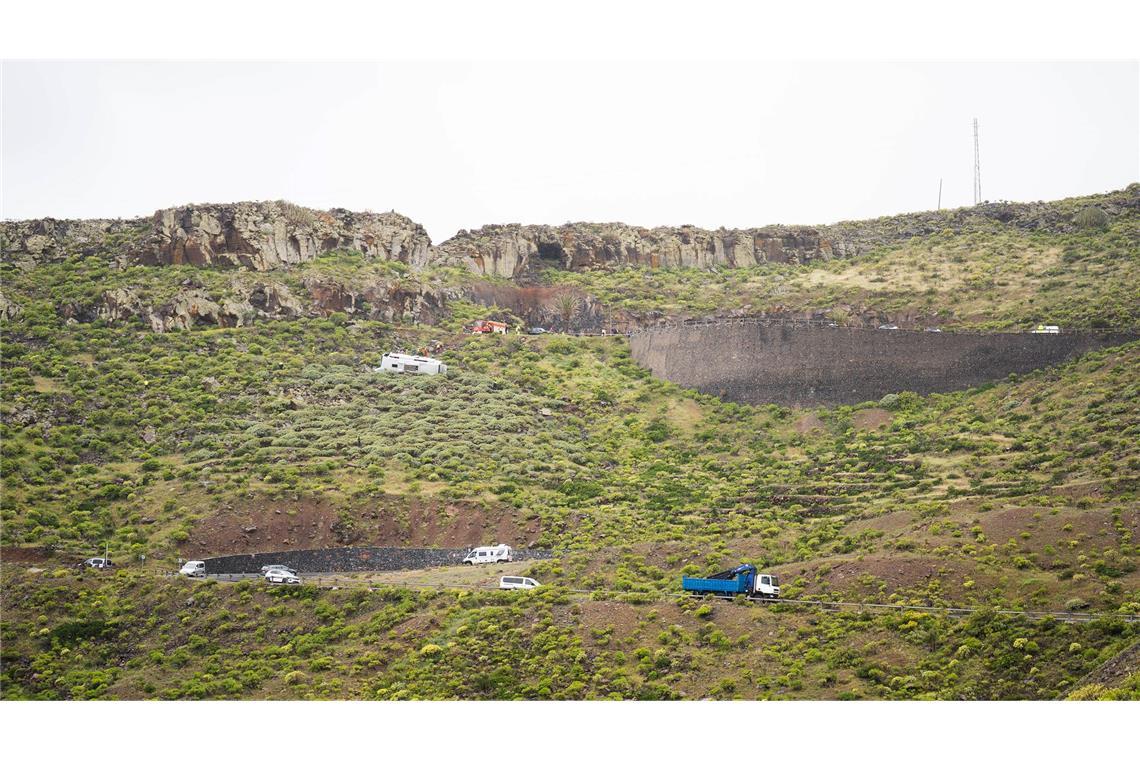 Der Unfall ereignete sich den amtlichen Angaben zufolge gegen 13.15 Uhr (Ortszeit, 14.15 MESZ) unweit der Inselhauptstadt San Sebastián de La Gomera.