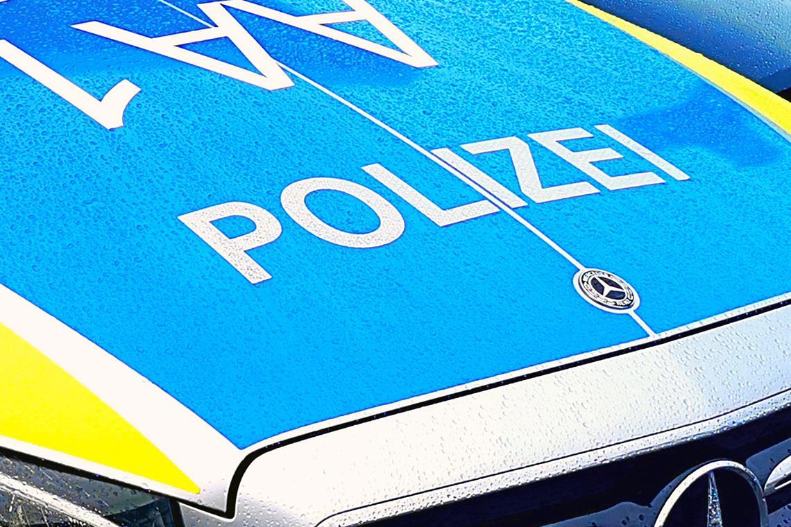 Der Unfallverursacher wird bei der Kollision leicht verletzt. Symbolfoto: Tobias Sellmaier