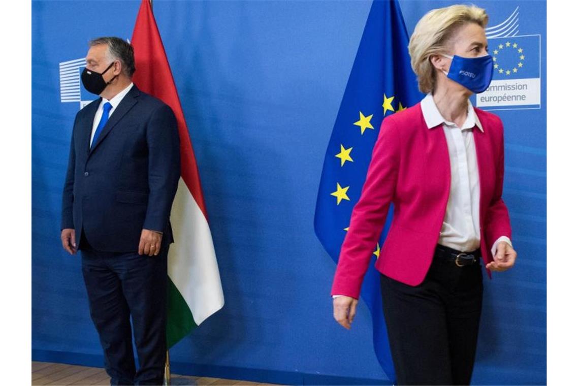 Der ungarische Ministerpräsident Viktor Orban (l.) und EU-Kommissionspräsidentin Ursula von der Leyen bei einem Treffen im vergangenen September in Brüssel. Foto: Etienne Ansotte/European Commission/dpa