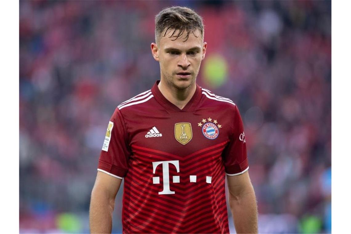 Der ungeimpfte Bayern-Spieler Joshua Kimmich sorgt für Diskussion und infiziert sich dann auch mit dem Coronavirus. Foto: Sven Hoppe/dpa