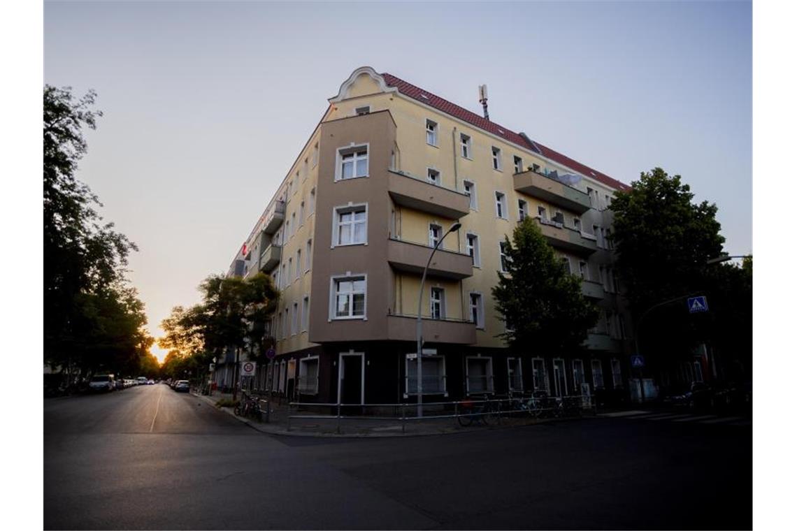 Berliner Wohnblock wegen 54 Corona-Fällen unter Quarantäne