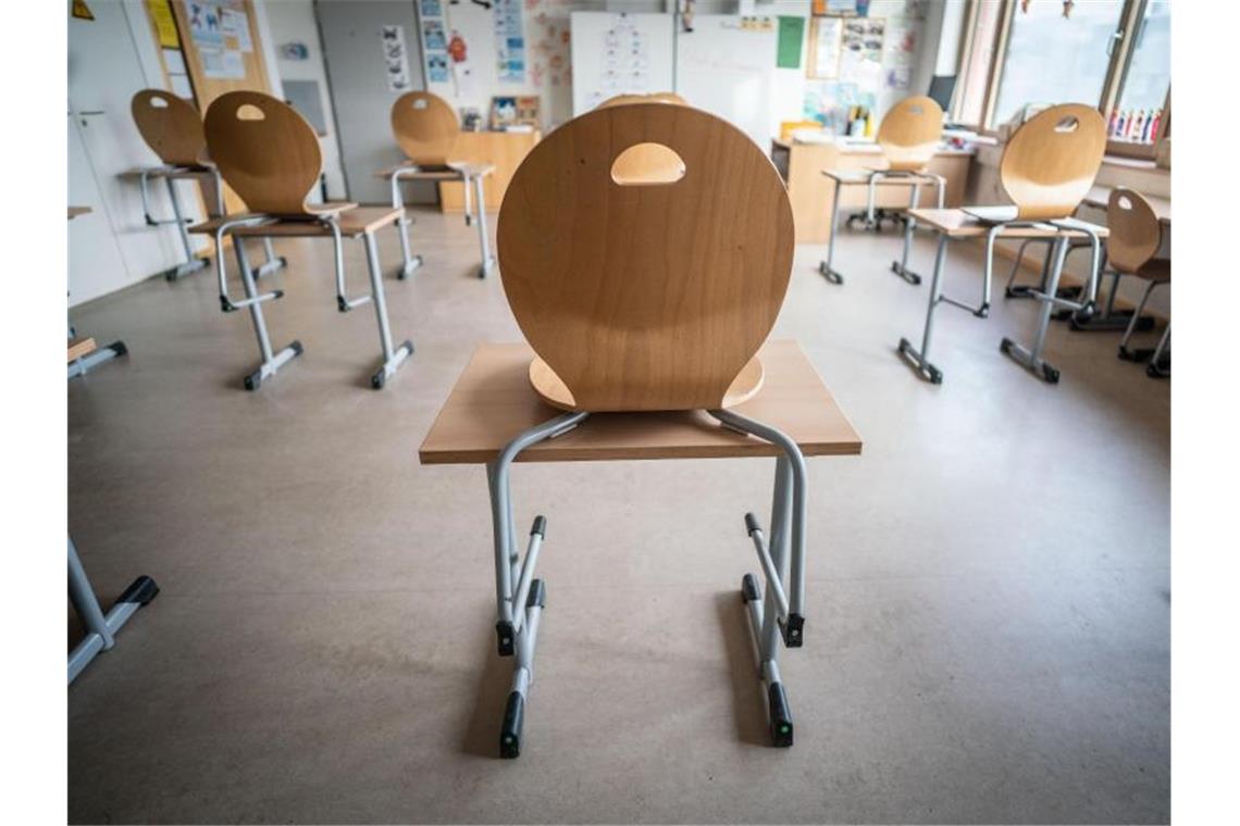 Der Unterricht soll an Grundschulen wieder aufgenommen werden. Foto: Frank Rumpenhorst/dpa