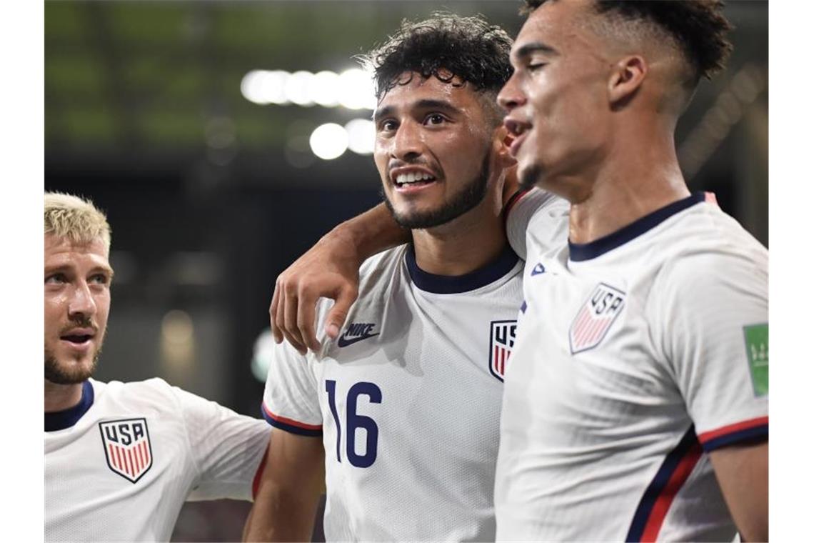 FCA-Rekordeinkauf: US-Stürmer Pepi unterschreibt langfristig Der US-Amerikaner Ricardo Pepi (M) hat beim FC Augsburg unterschrieben. Foto: Bob Daemmrich/ZUMA Press Wire/dpa/Archivbild
