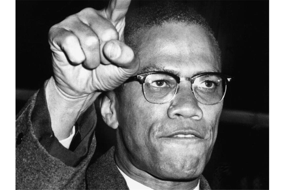 Der US-amerikanische Bürgerrechtler Malcolm X auf einer Kundgebung 1963. (Archivbild). Foto: dpa