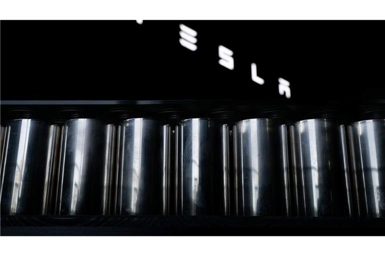 Der US-Elektroautobauer will Voraussetzungen für eine Produktion von Batteriezellen in Grünheide bei Berlin schaffen.