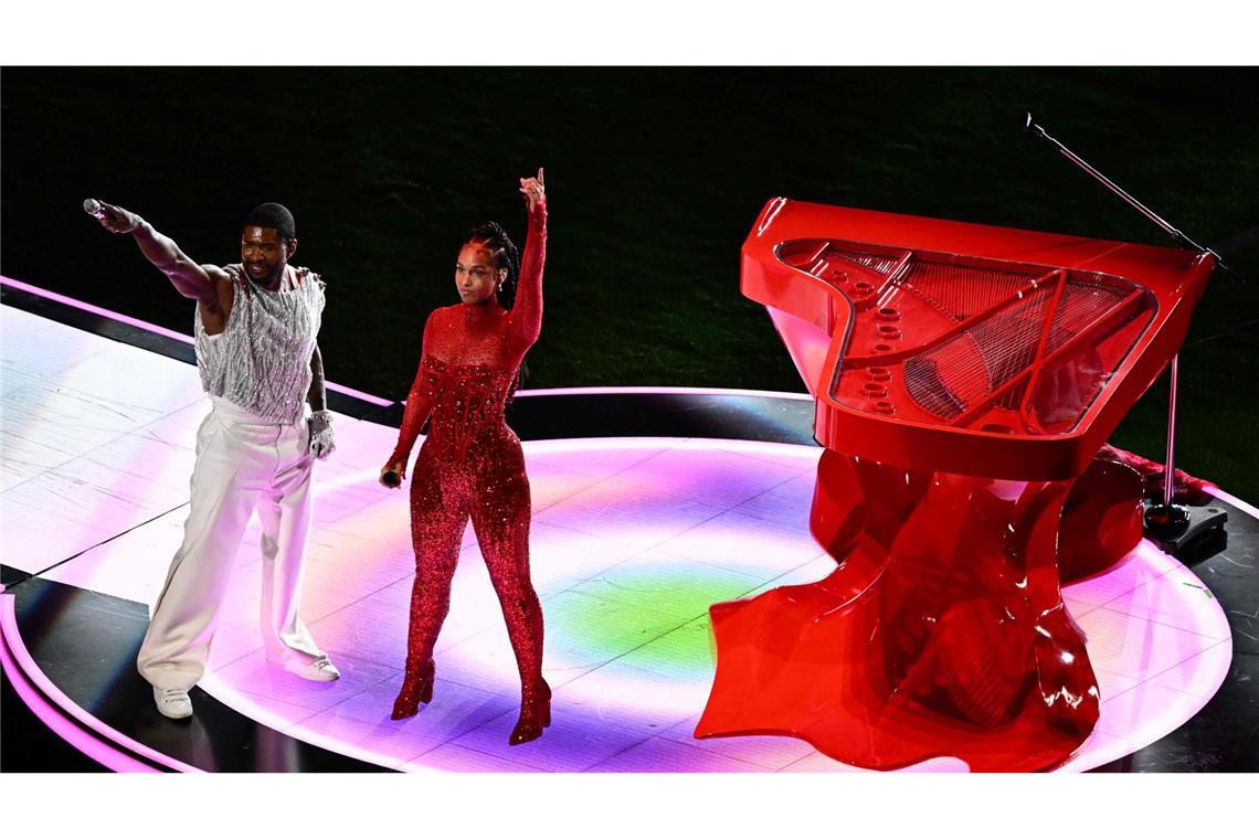 Der US-Musiker holte sich mit Alicia Keys prominente Unterstützung auf die Bühne.