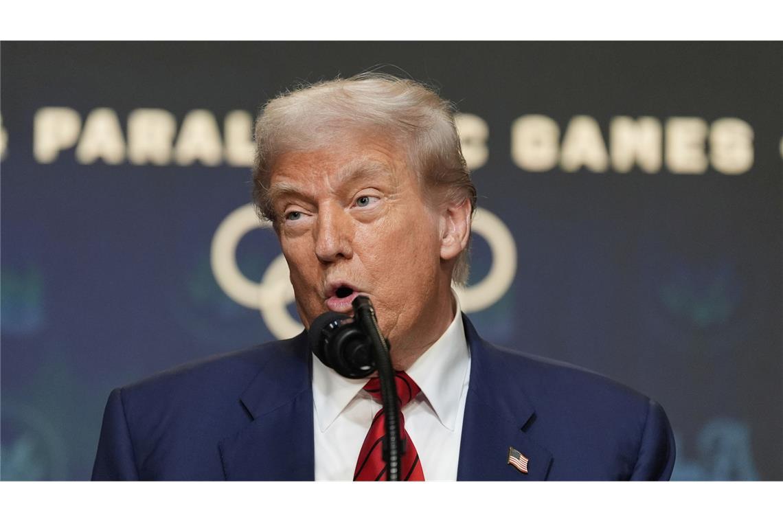 Trump droht mit Chip-Zoll von 100 Prozent Der US-Präsident zeigte direkt einen Weg auf, wie man die Zölle umgehen kann.