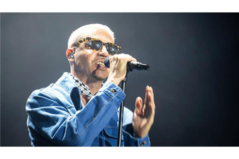 Der US-Rapper Macklemore spielte auf dem Deichbrand-Festival 2025 als Headliner und warf Israel auf der Bühne erneut einen Völkermord vor.