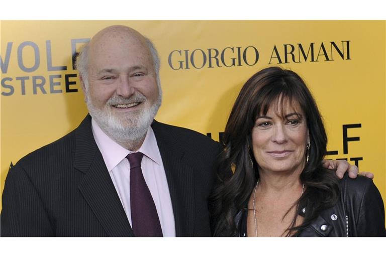 Der US-Regisseur Rob Reiner und seine Frau Michele Singer posieren für Fotos während der US-Premiere von „The Wolf of Wall Street“ (Archivbild).