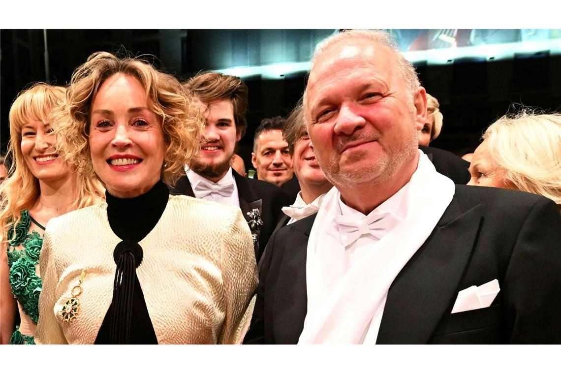 Der US-Star trug eine modische Kreation im Klimt-Stil.