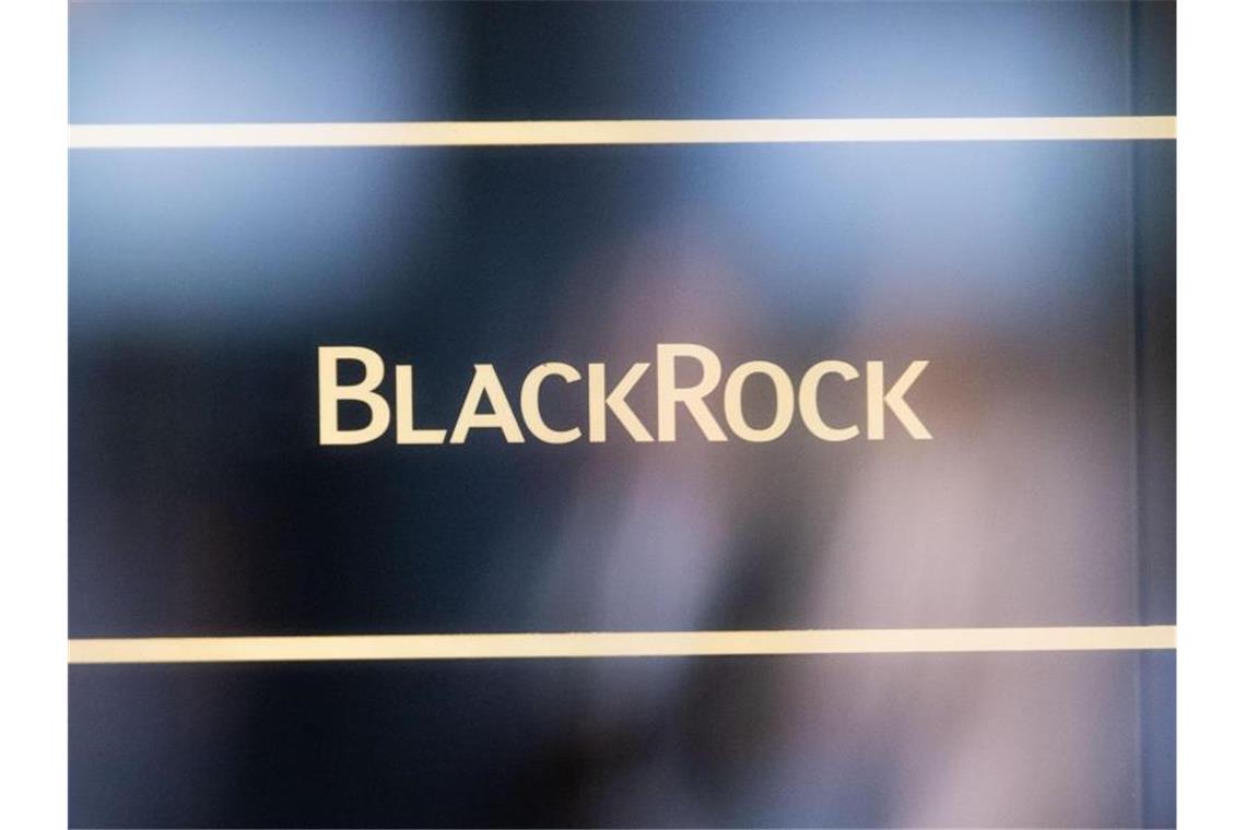 Der US-Vermögensverwalter BlackRock hat einen Beratungsauftrag der EU-Kommission erhalten. Foto: Lino Mirgeler/dpa