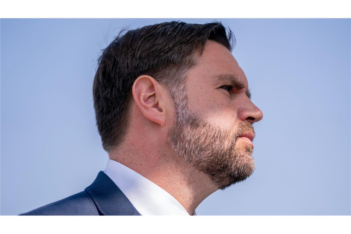 Vance zu Shutdown: Soldaten bekommen wohl weiter Gehalt Der US-Vize-Präsident JD Vance stellt eine Bezahlung des US-Militärs für Freitag in Aussicht. (Archivfoto)