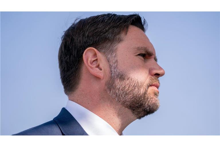 Vance zu Shutdown: Soldaten bekommen wohl weiter Gehalt Der US-Vize-Präsident JD Vance stellt eine Bezahlung des US-Militärs für Freitag in Aussicht. (Archivfoto)